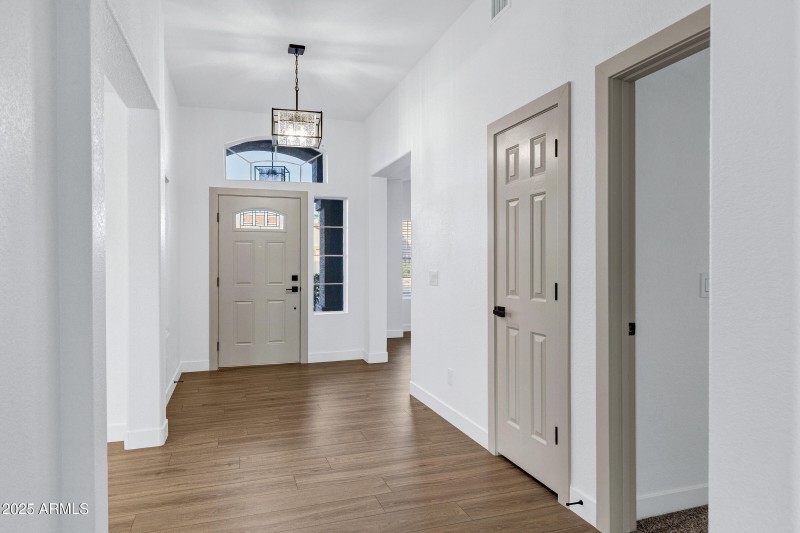 952 S Canal Dr-6