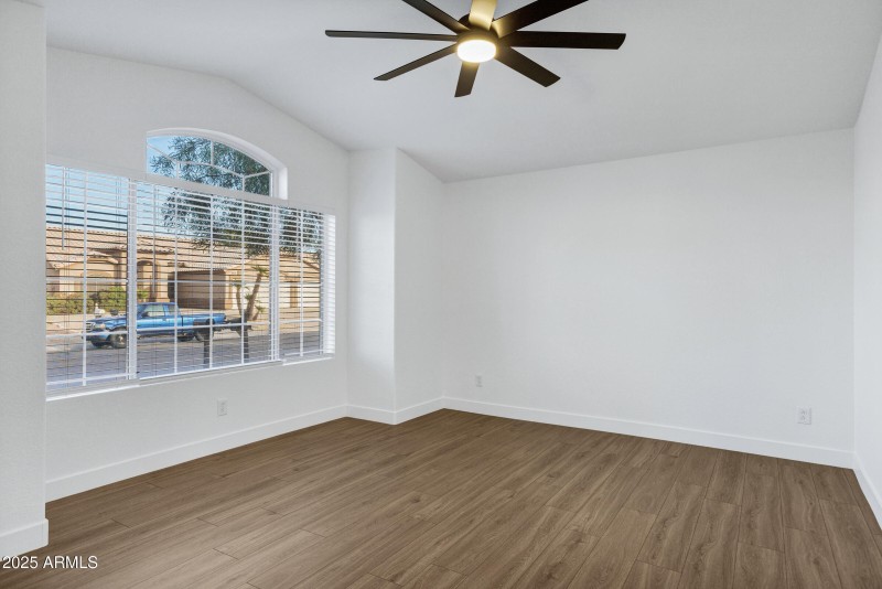 952 S Canal Dr-7