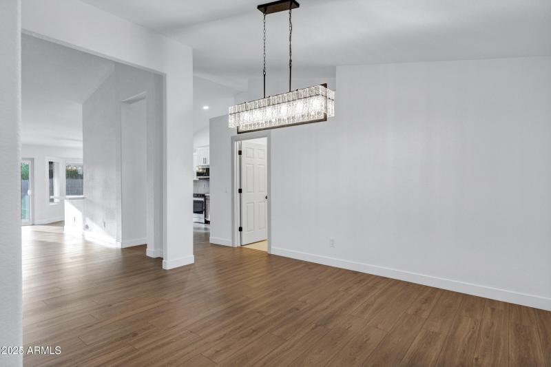952 S Canal Dr-9