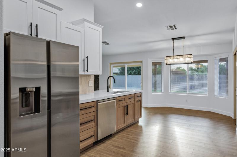 952 S Canal Dr-15
