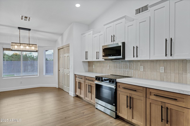 952 S Canal Dr-16