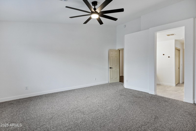 952 S Canal Dr-25