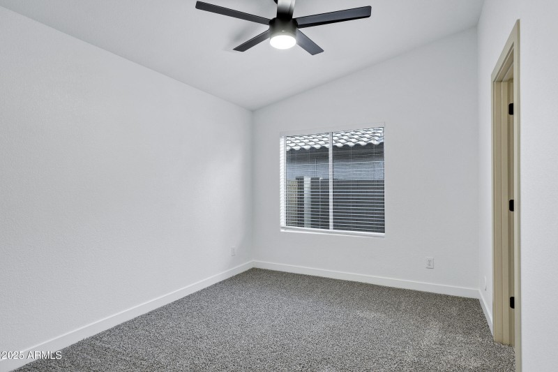 952 S Canal Dr-31