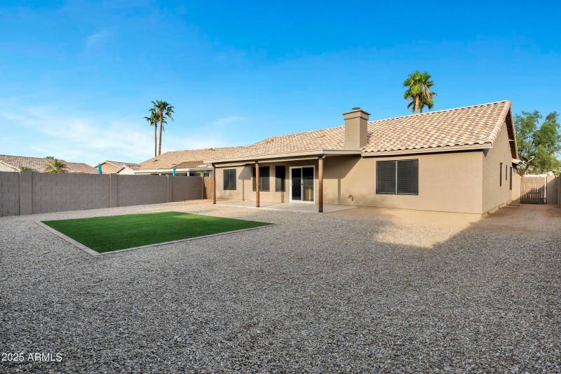 952 S Canal Dr-35