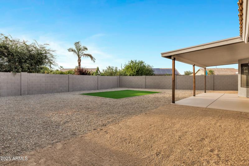 952 S Canal Dr-36