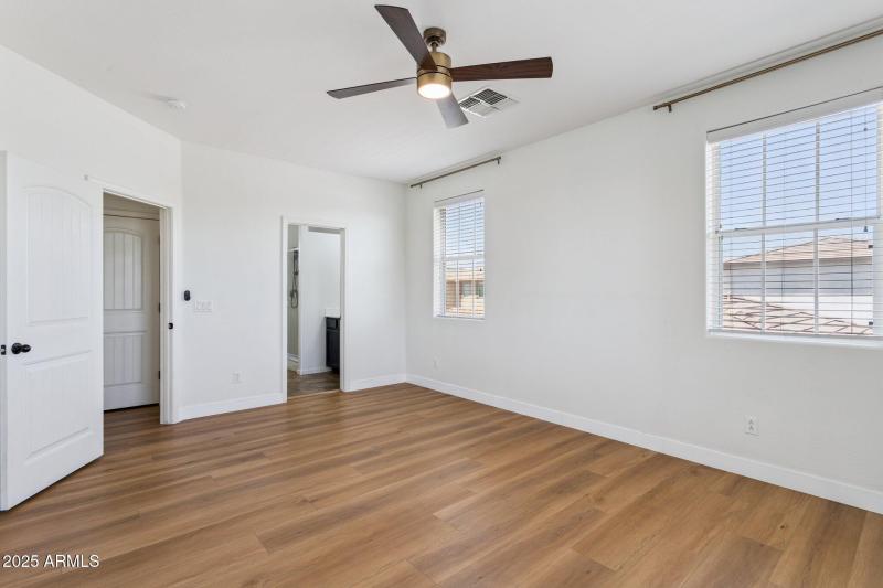 23-web-or-mls-2730-e-ellis-st