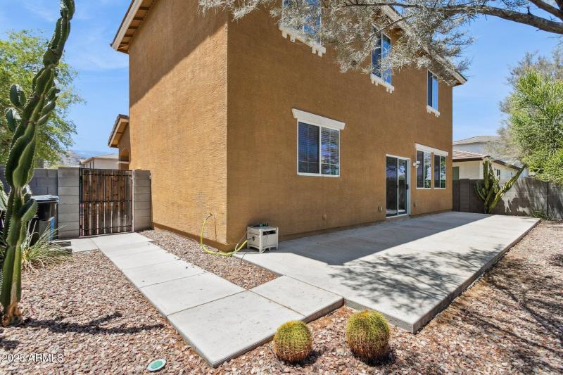 39-web-or-mls-2730-e-ellis-st