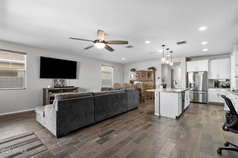 005___2741 S 85th Way