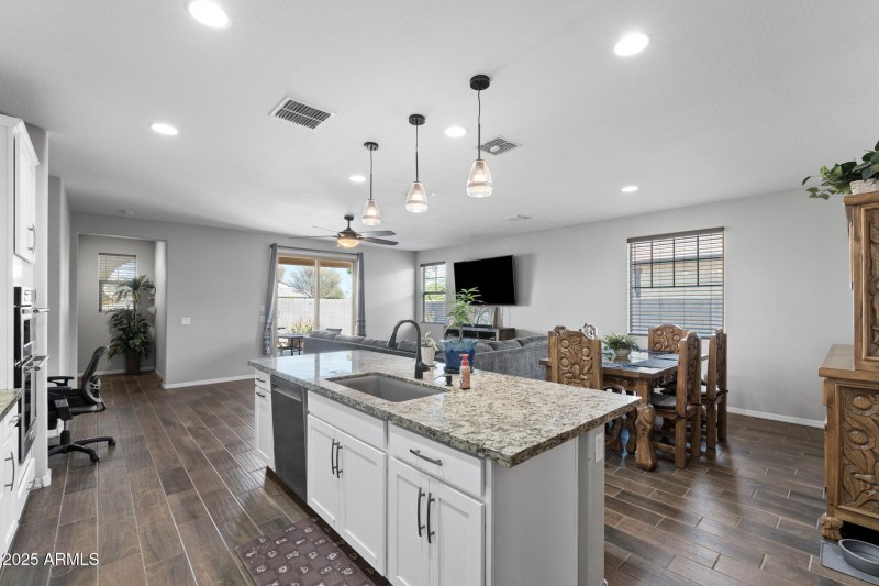 012___2741 S 85th Way