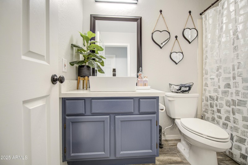 Bathroom 2-pic 1