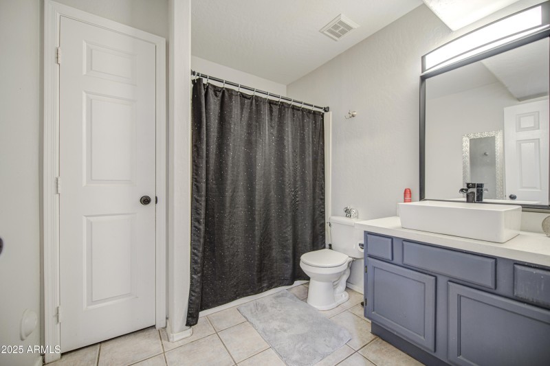 Bathroom 3-pic 1