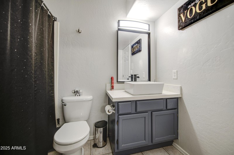 Bathroom 3-pic 2