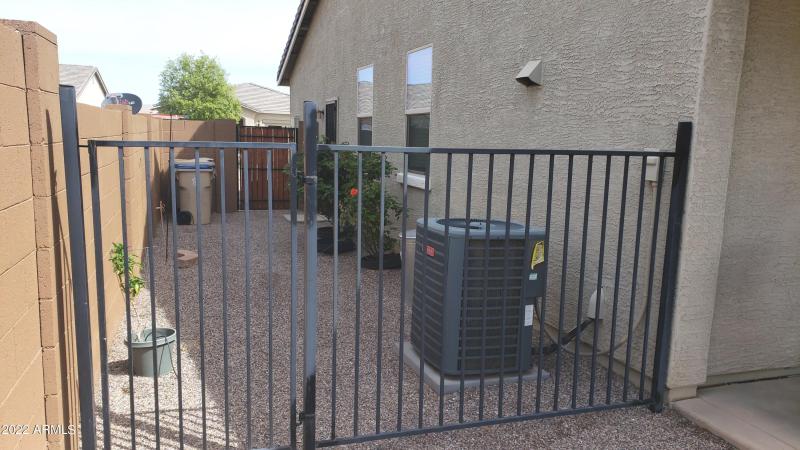 Half Moon Sdie Yard 2