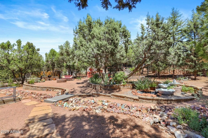 Beautifully Landscaped Back Yard