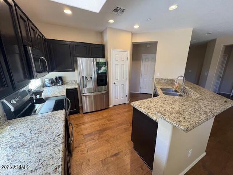 12) 59857-686d792bf0dd7