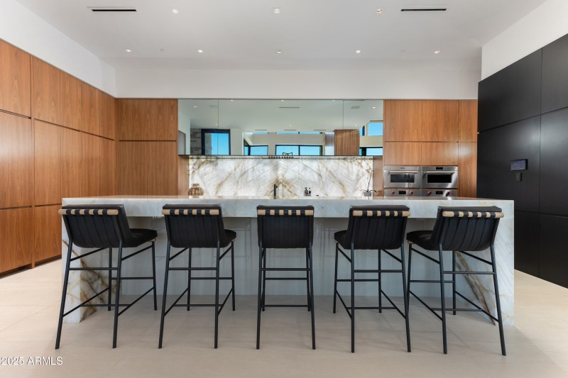 CRYSTALLO QUARTZ I2.5 FT ISLAND