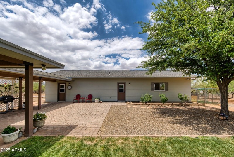 072093-4696 South Burro Drive