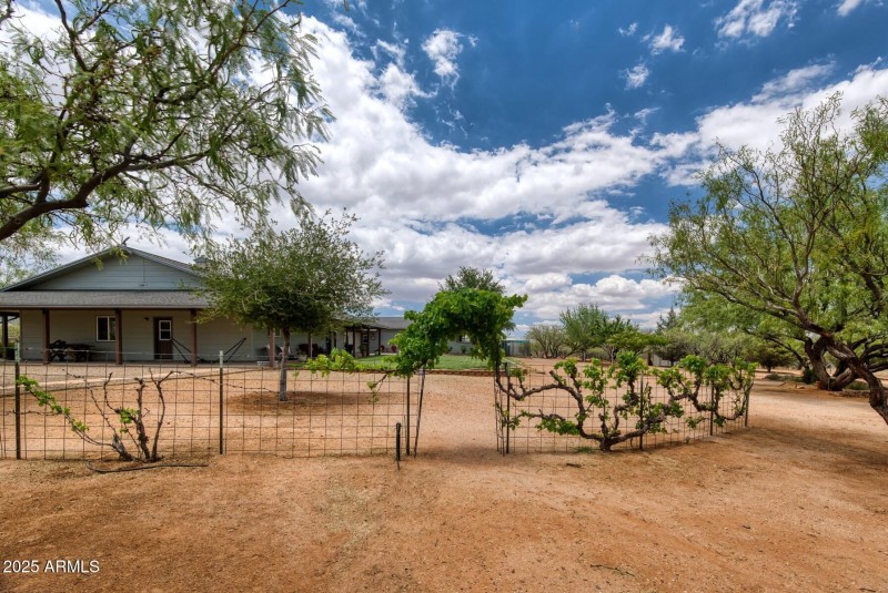 072163-4696 South Burro Drive