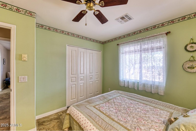 082148-4696 South Burro Drive