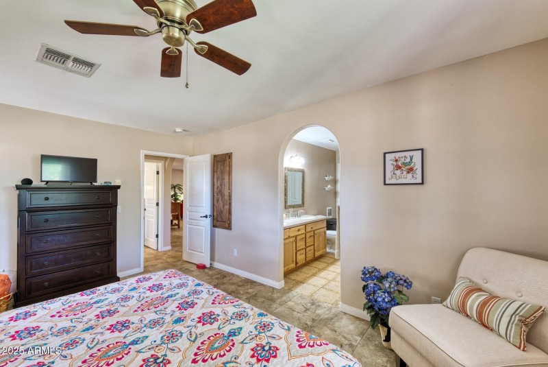 082168-4696 South Burro Drive