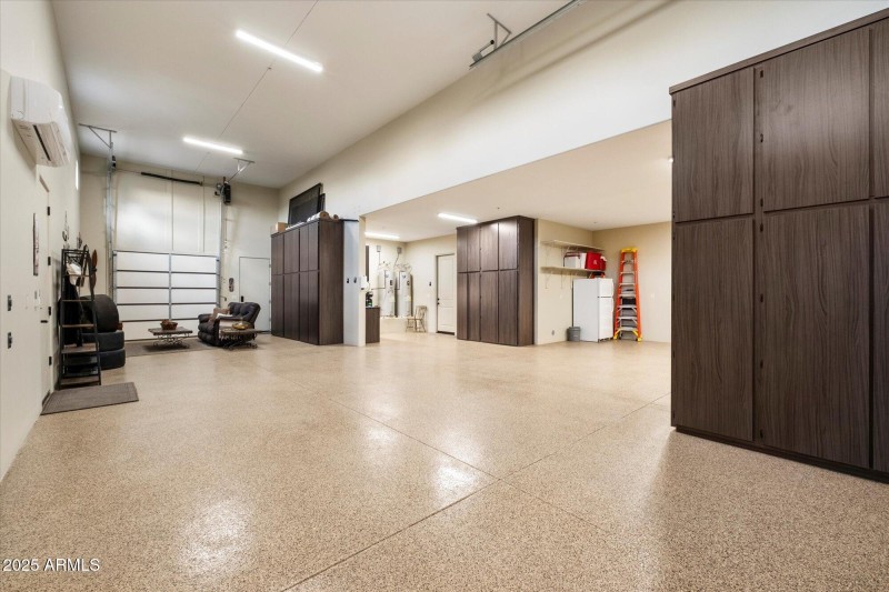 35-RV Garage