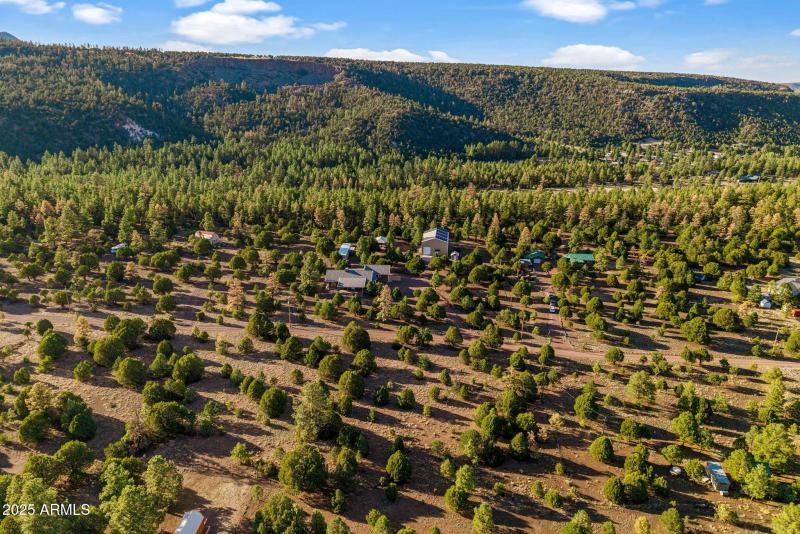 Property backs up to National Forest