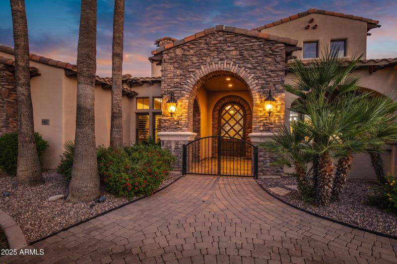 4327 E Capricorn Pl-4