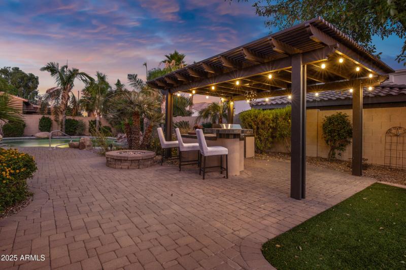 4327 E Capricorn Pl-8