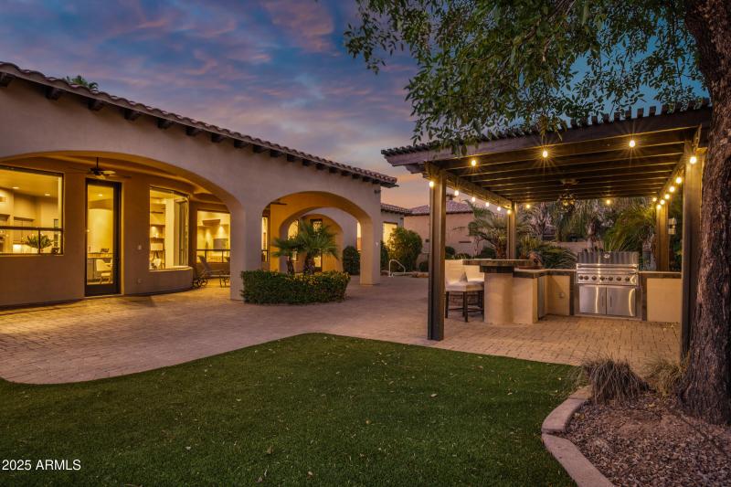 4327 E Capricorn Pl-9