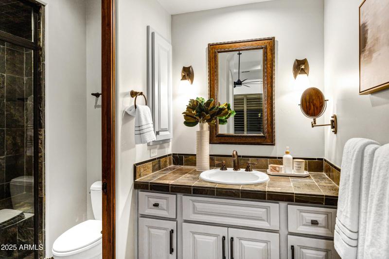 4327 E Capricorn Pl-18