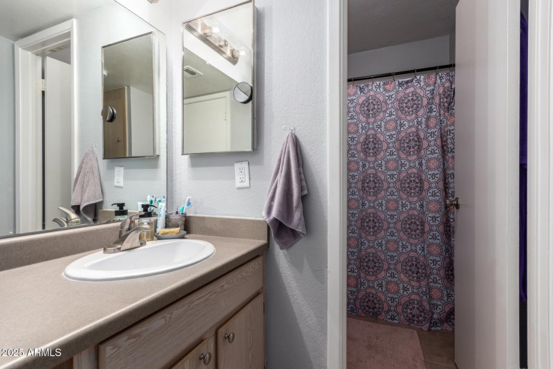 En-suit bathroom
