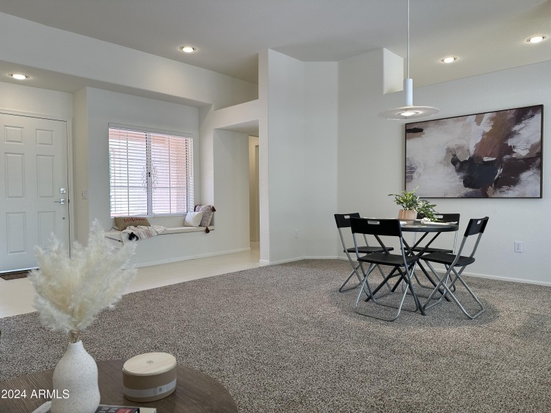 Entry/Dining