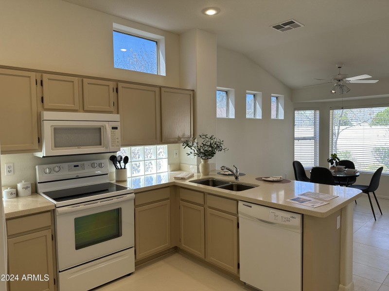 Kitchen w/ Quartz Counters