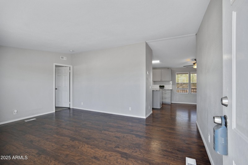 10438 E Bella Ln-8