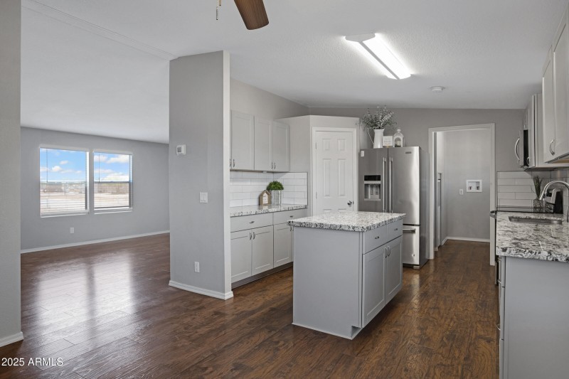 10438 E Bella Ln-13
