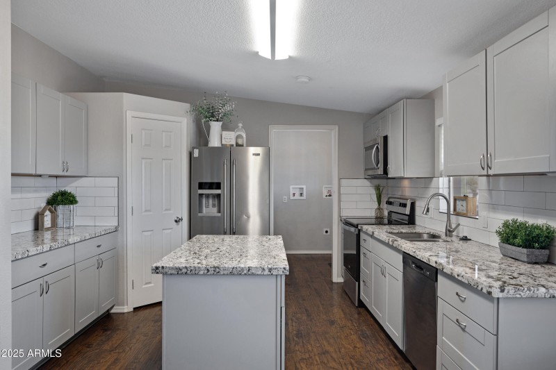 10438 E Bella Ln-15
