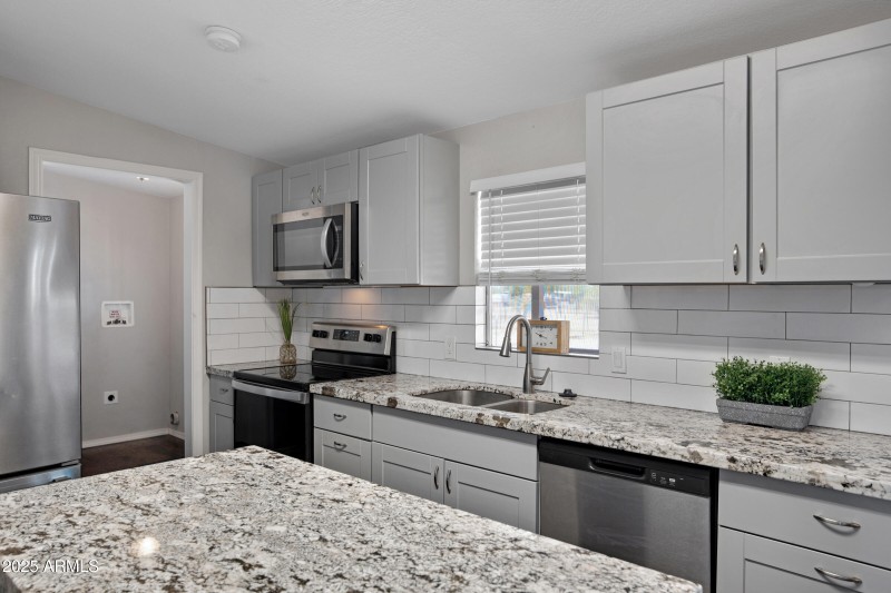 10438 E Bella Ln-16