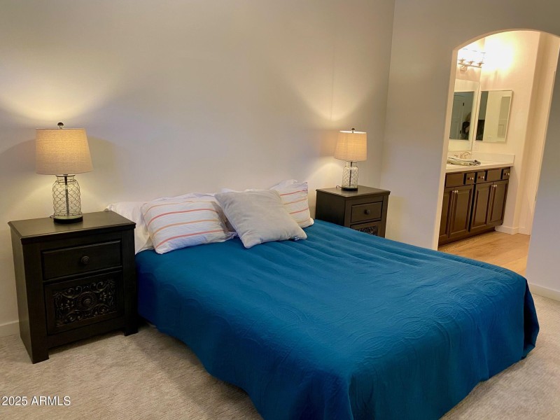 1991 N LAKE BREEZE Road, Lakeside