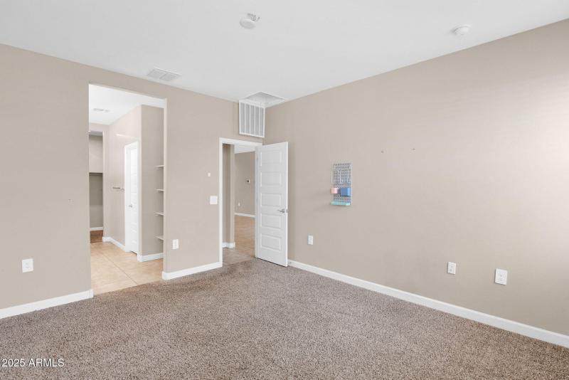 28-web-or-mls-P1246247