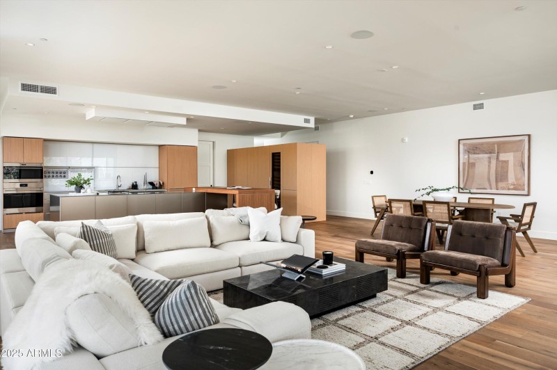 06-21 Ascent Unit210-6