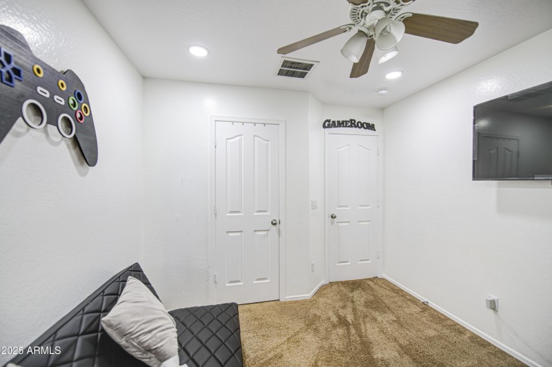 Bedroom 2-pic 2
