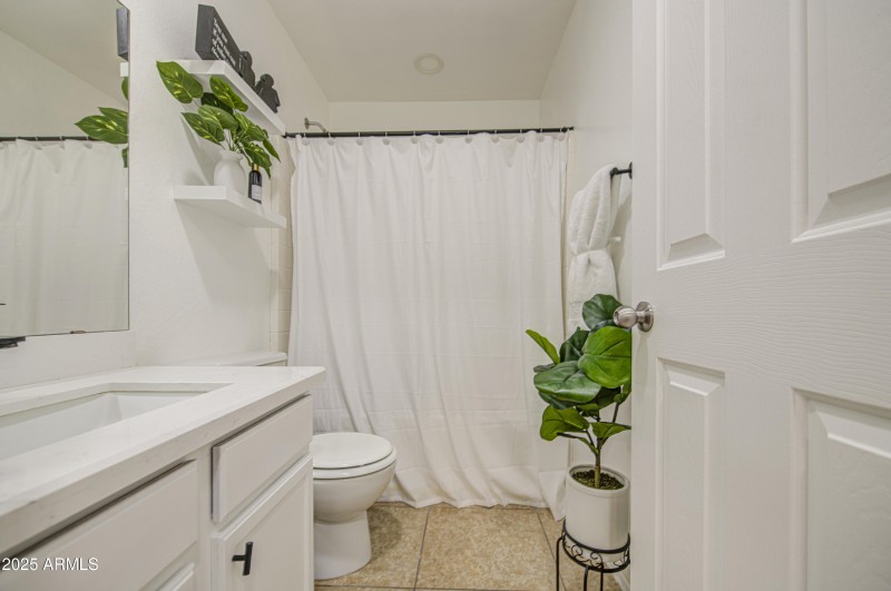 Bathroom 2-pic 1