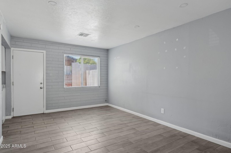 6-web-or-mls-20-w-sunnyslope-ln