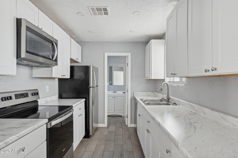 11-web-or-mls-20-w-sunnyslope-ln