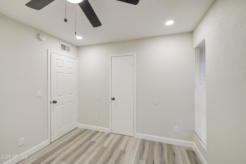 Bedroom 4-pic 2