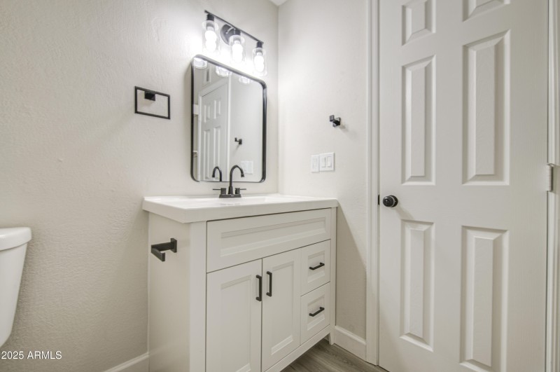 Bathroom 2-pic 3