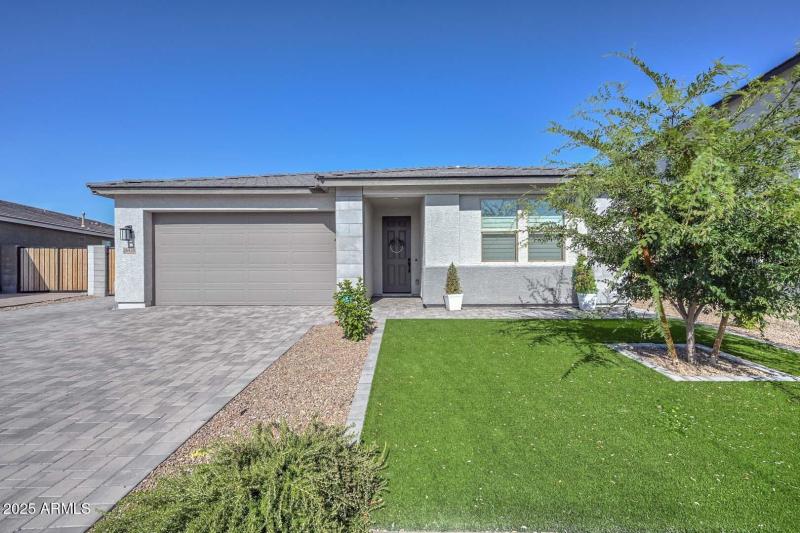 Sleek Modern Curb Appeal