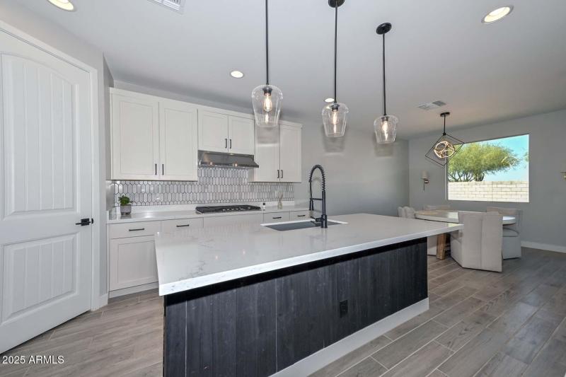 Gourmet Kitchen Meets Dining Nook