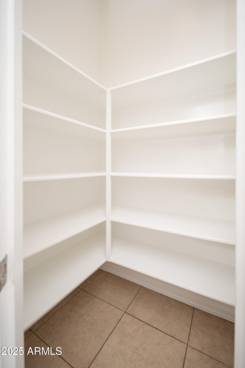 13_Pantry-01