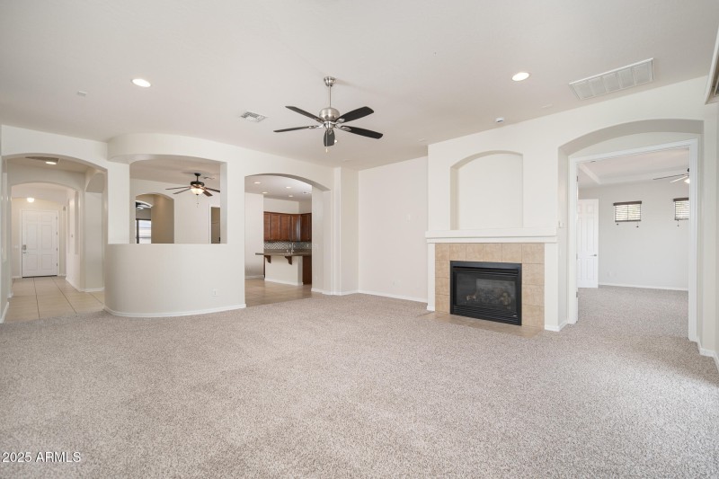 15_Family-Room_02